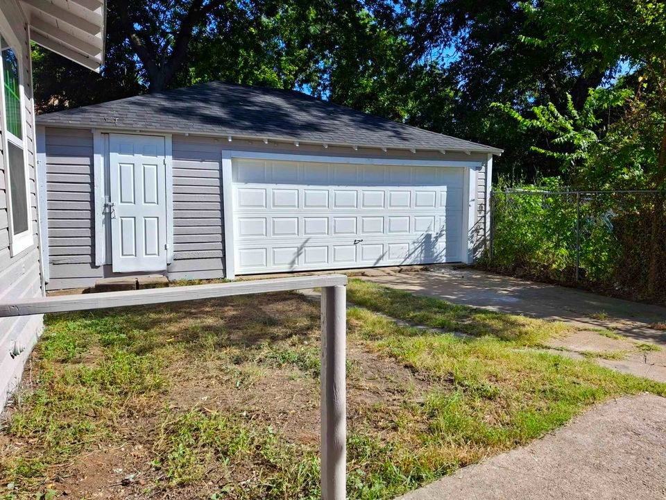 220 W Wardville Street Cleburne TX 76033
