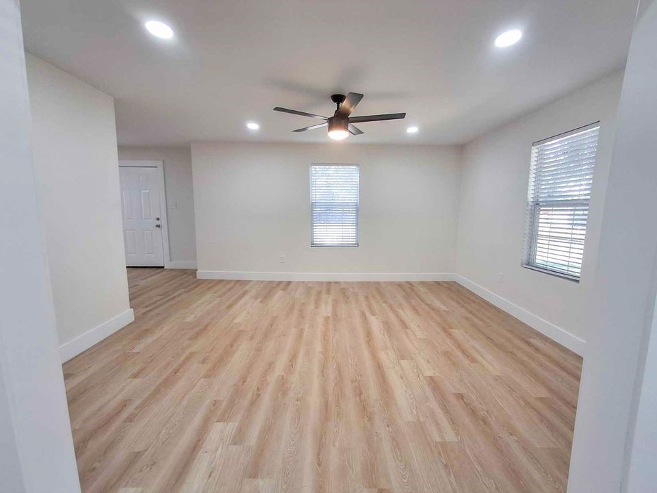 220 W Wardville Street Cleburne TX 76033