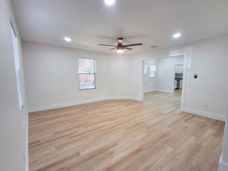 220 W Wardville Street Cleburne TX 76033