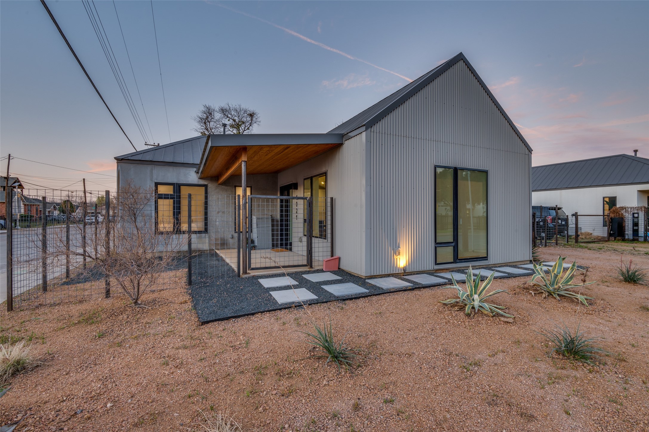 1021 Nomas Street Dallas TX 75212