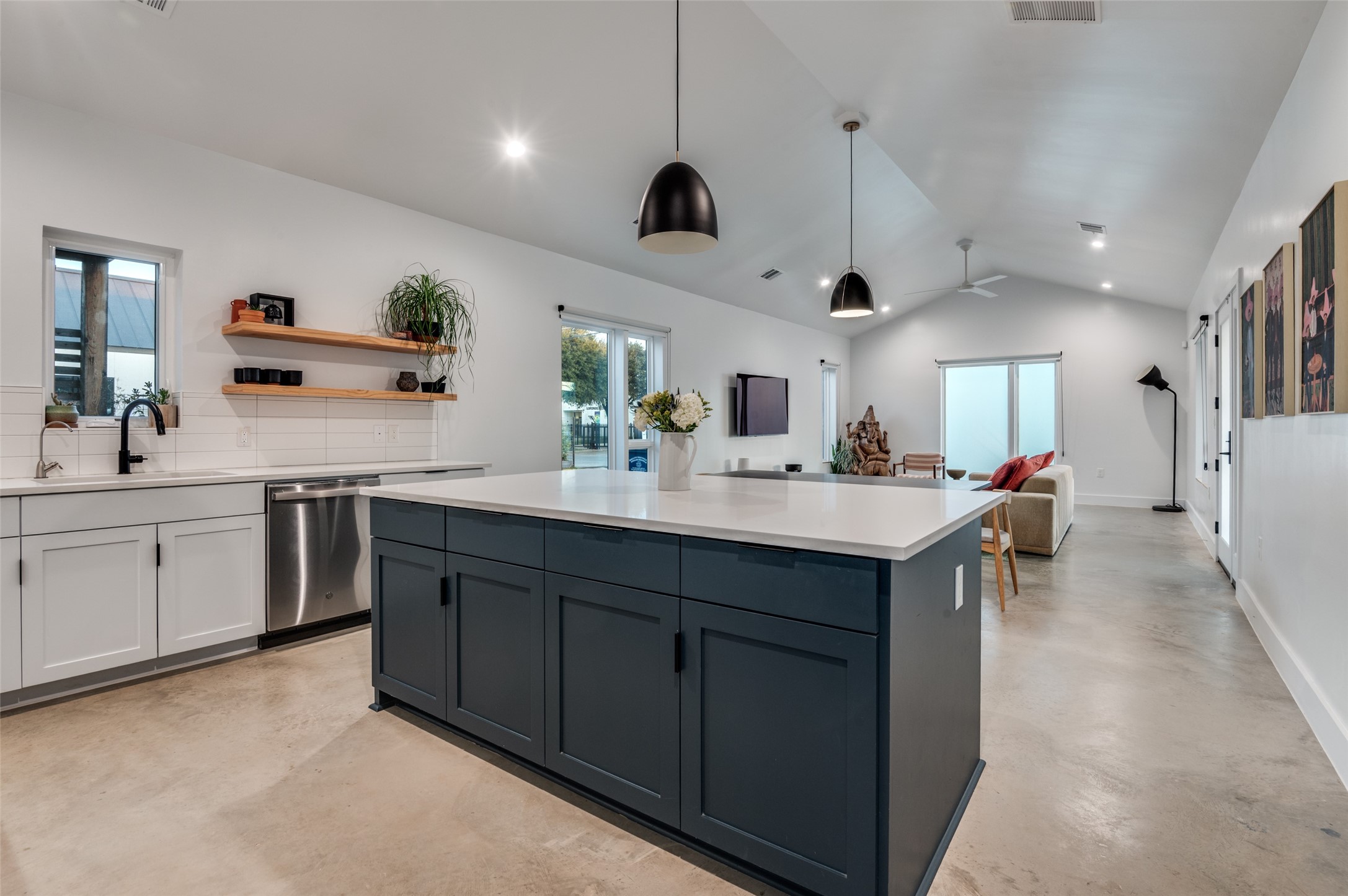 1021 Nomas Street Dallas TX 75212