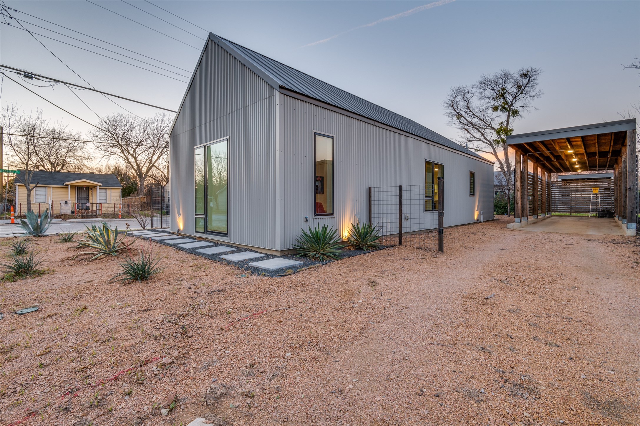 1021 Nomas Street Dallas TX 75212