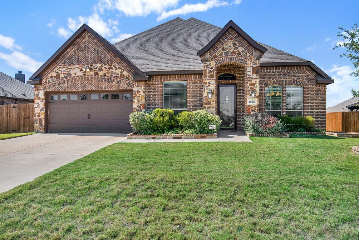 1525 Pierce Street Waxahachie TX 75165
