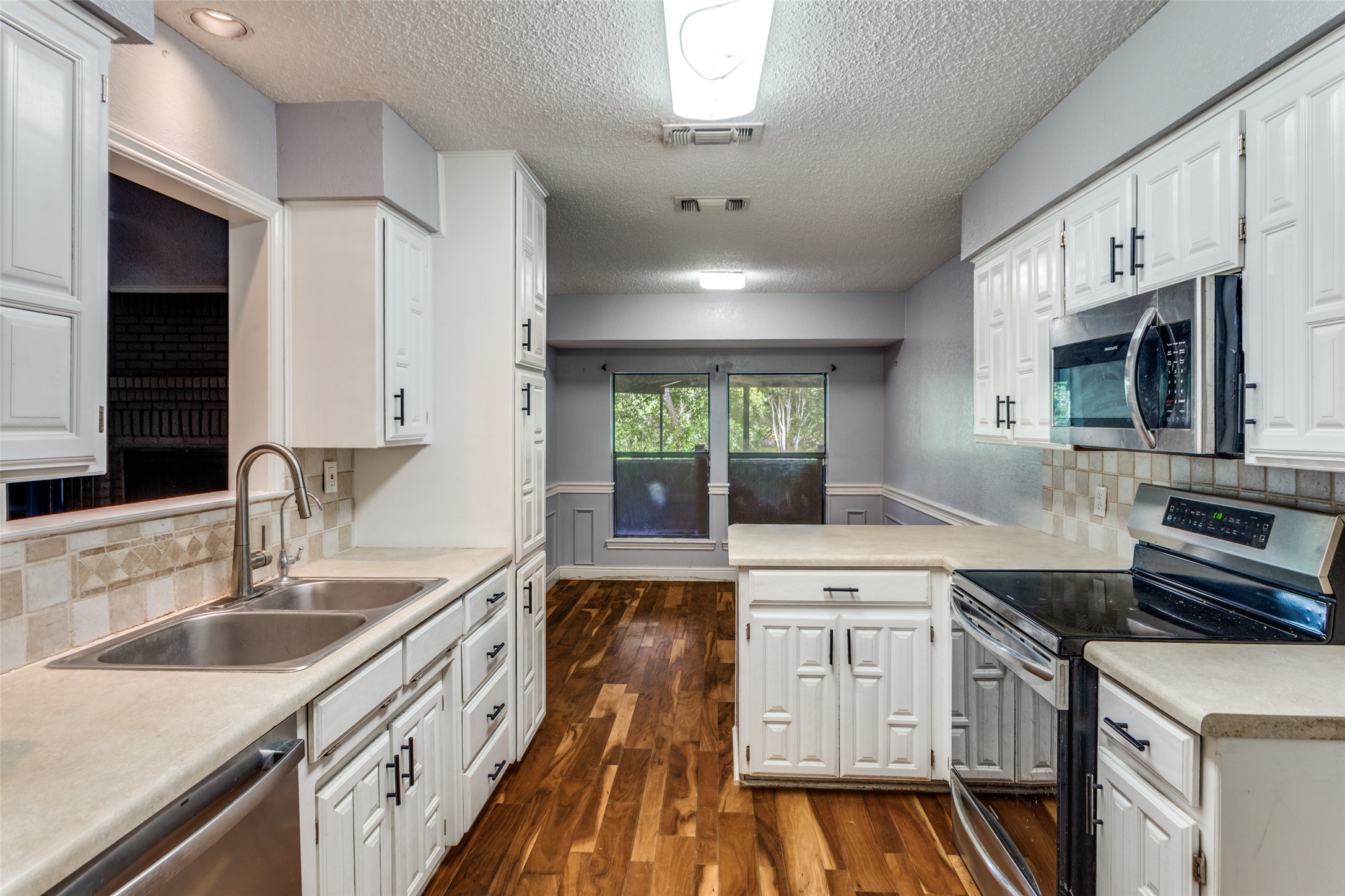233 Billy Creek Drive Hurst TX 76053