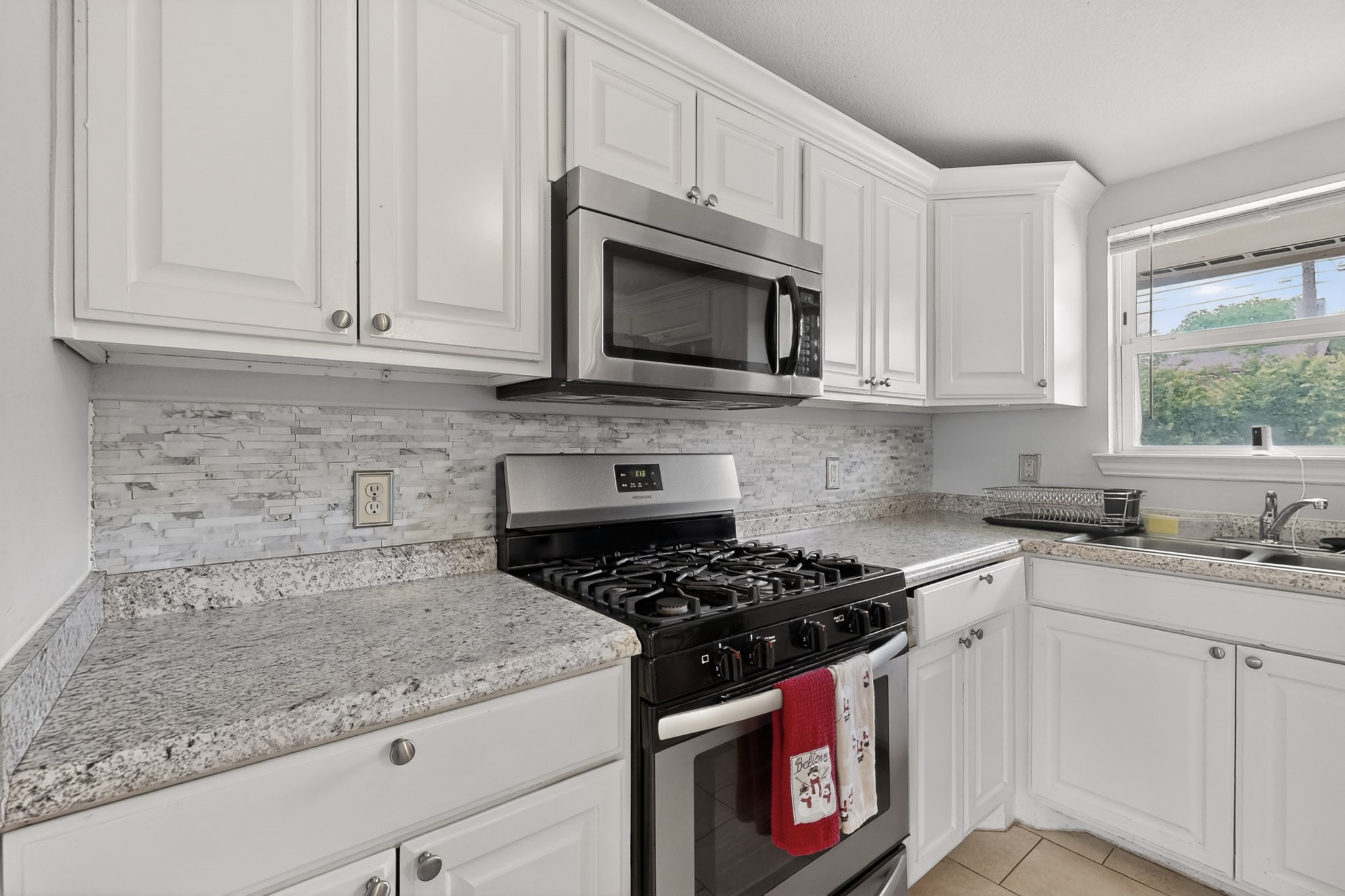 1901 Burke Drive Garland TX 75040