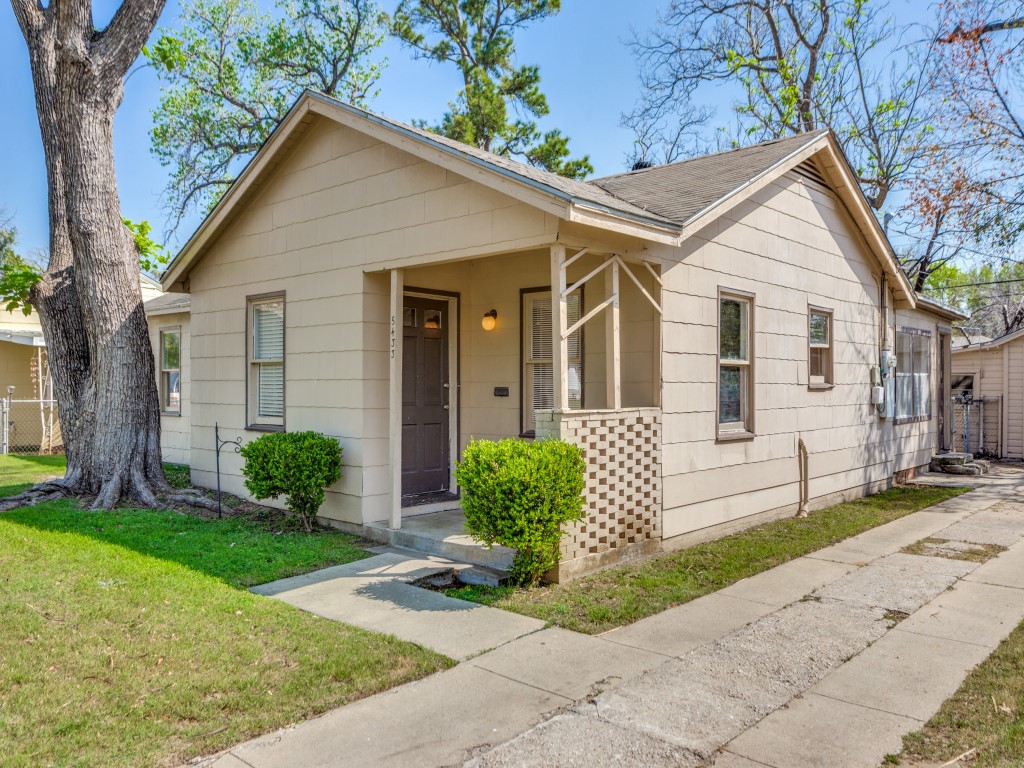 5433 Thomas Lane River Oaks TX 76114