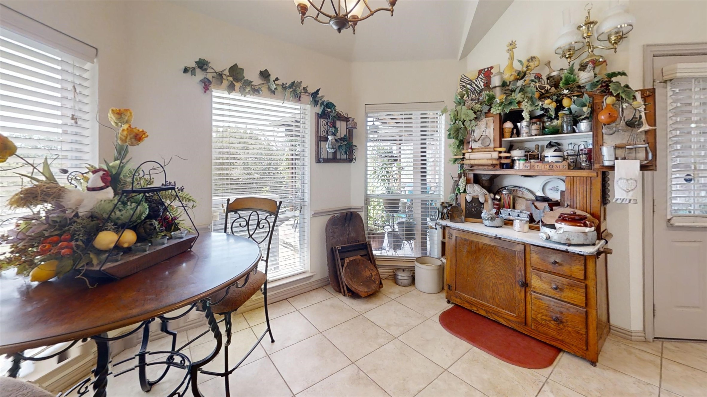 3121 Cliffview Court Granbury TX 76048