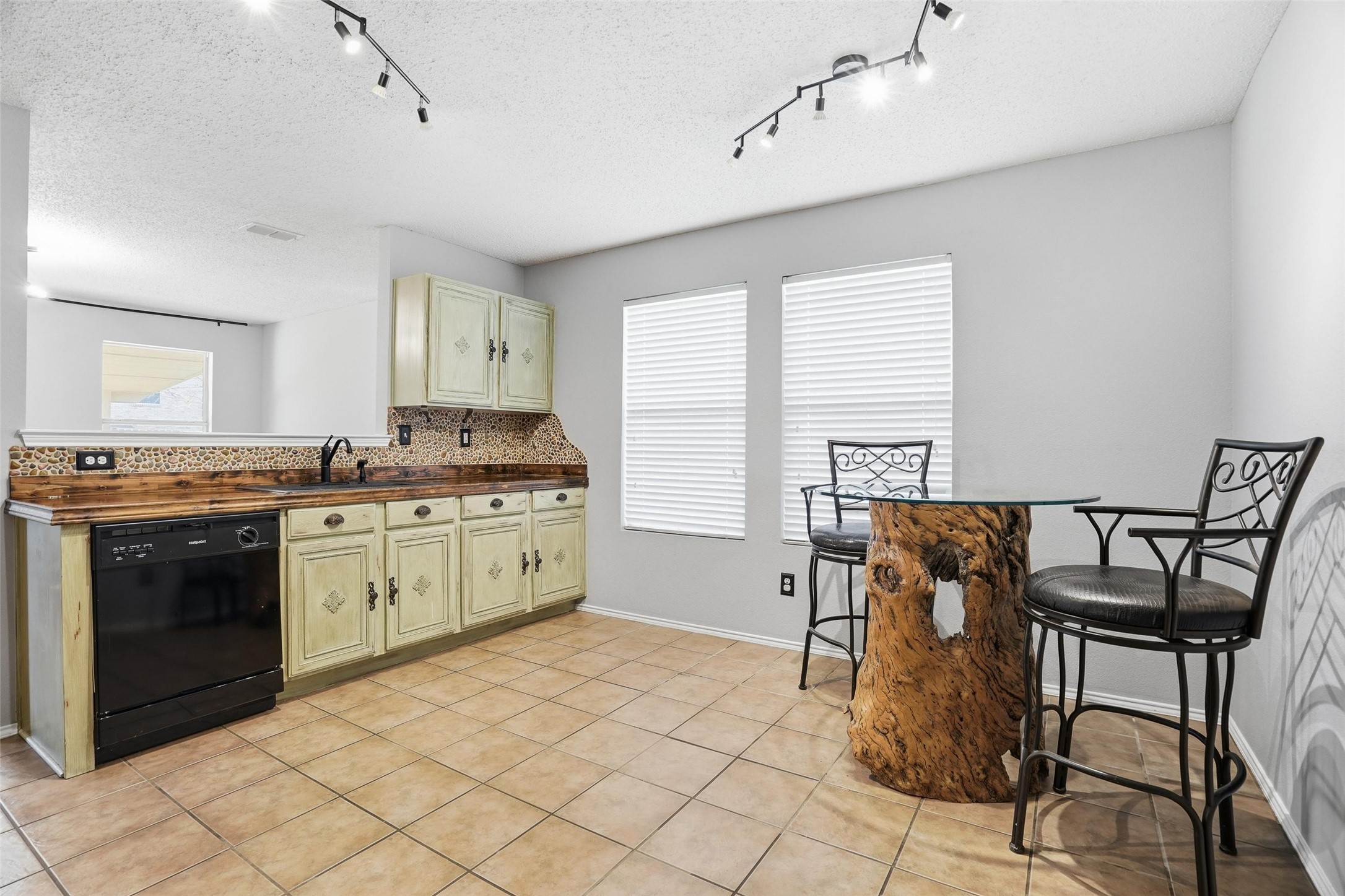 521 Oriel Circle Fort Worth TX 76036