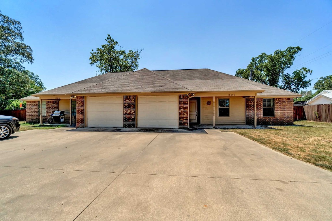 19042 County Road 1202 Flint TX 75762