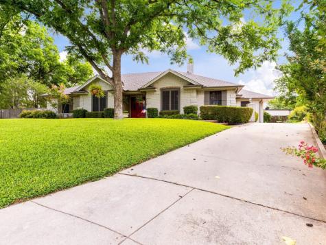 4012 Diamond Loch E North Richland Hills TX 76180
