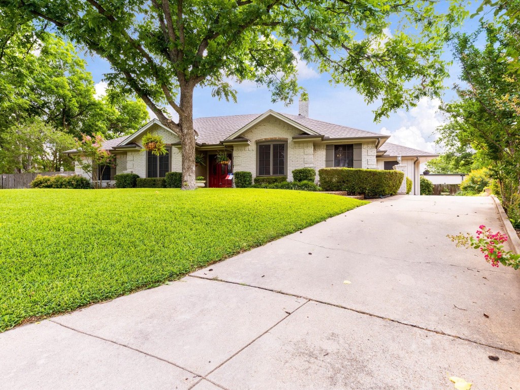 4012 Diamond Loch E North Richland Hills TX 76180