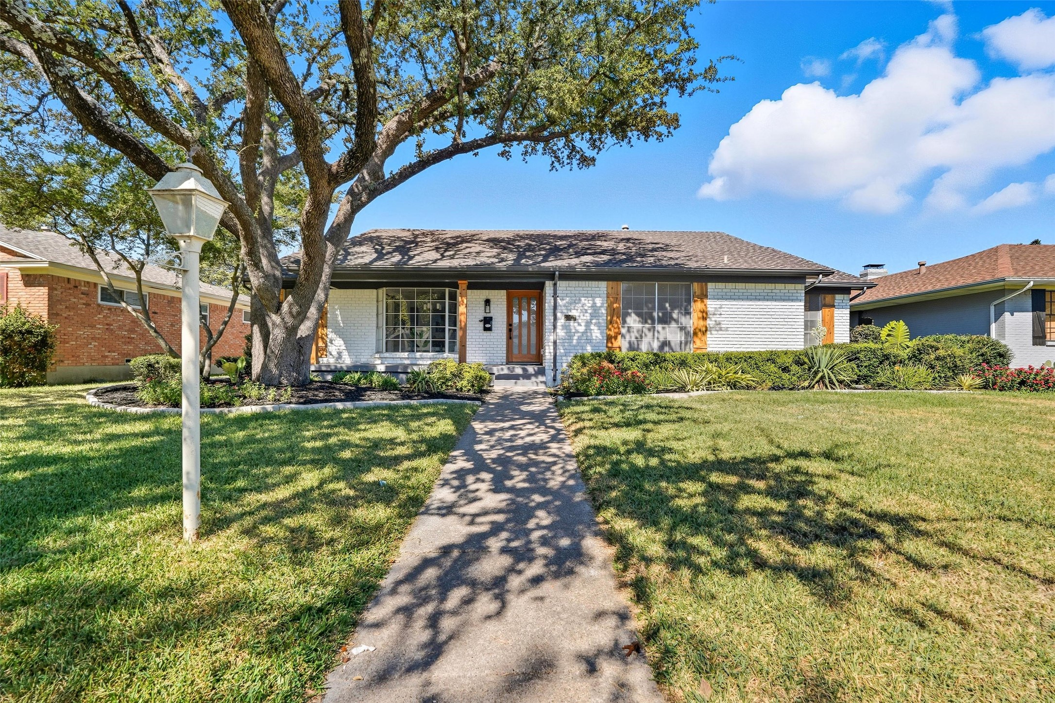 5209 Elkridge Drive Dallas TX 75227