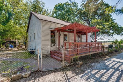 903 E 2nd Street Cleburne TX 76031