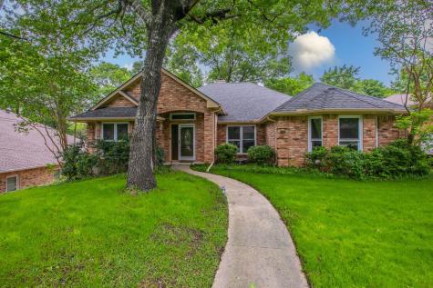 334 Meadowcreek Drive Duncanville TX 75137