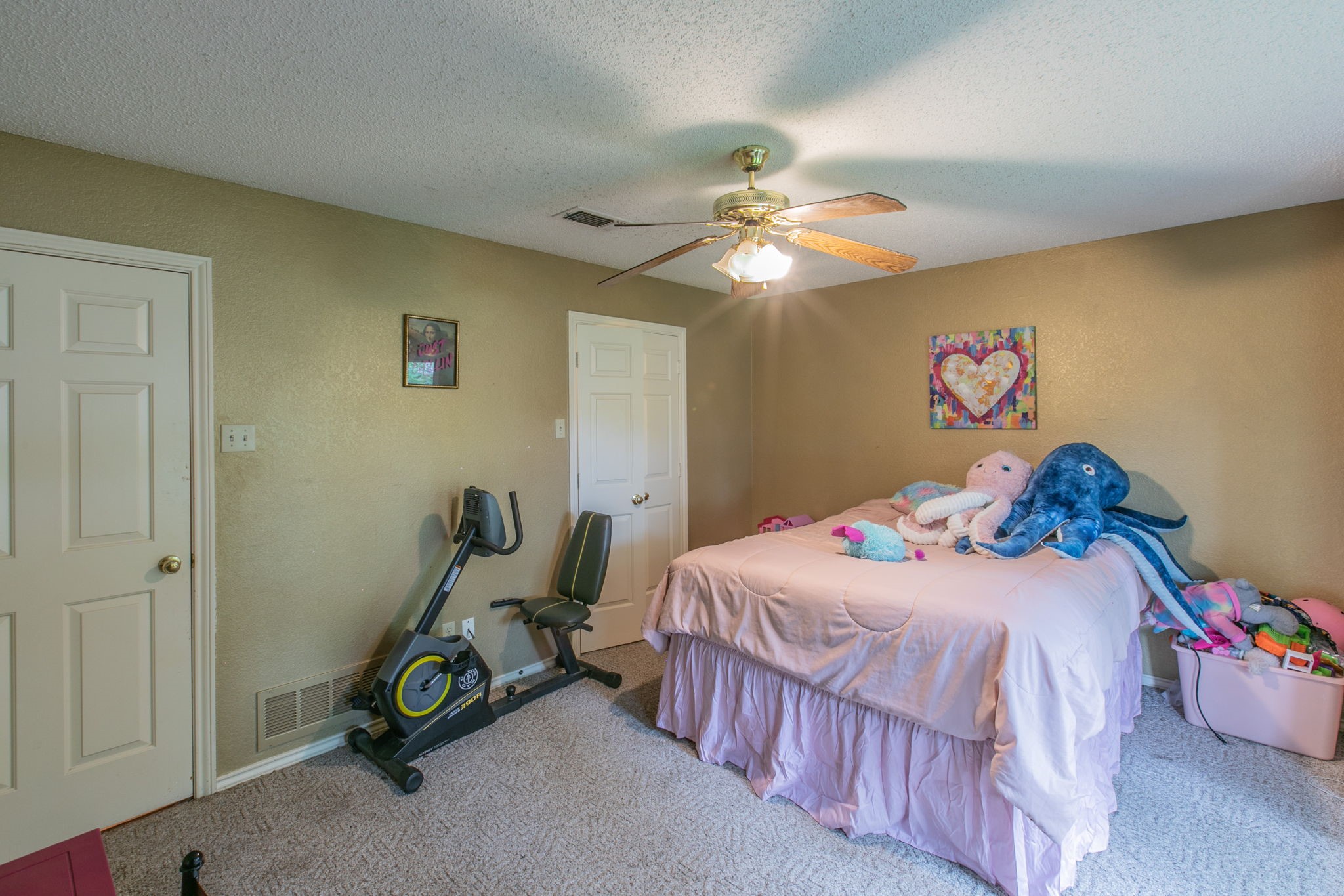 334 Meadowcreek Drive Duncanville TX 75137