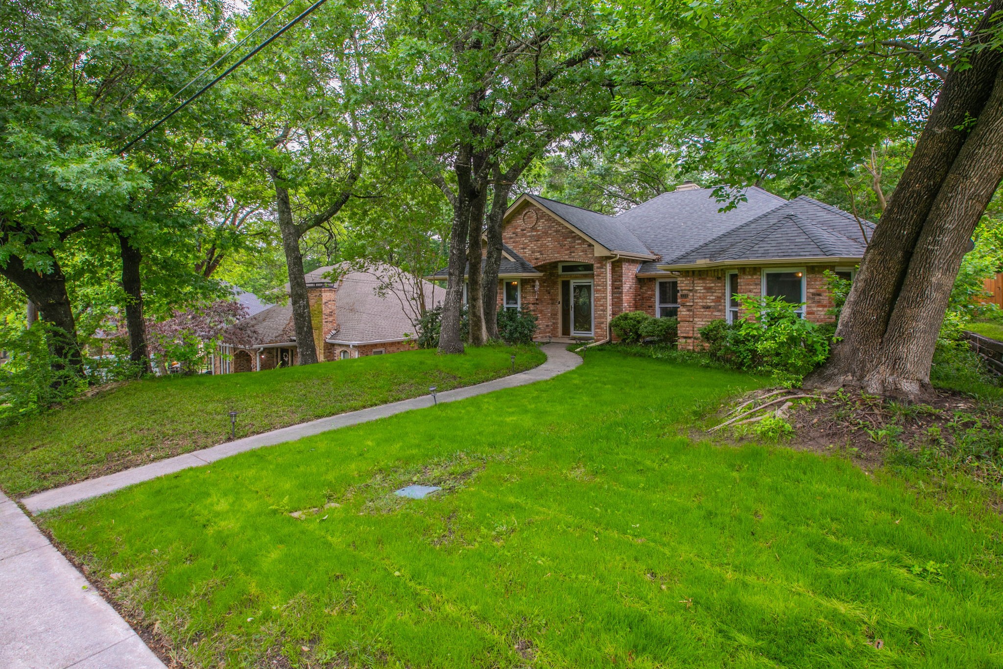 334 Meadowcreek Drive Duncanville TX 75137