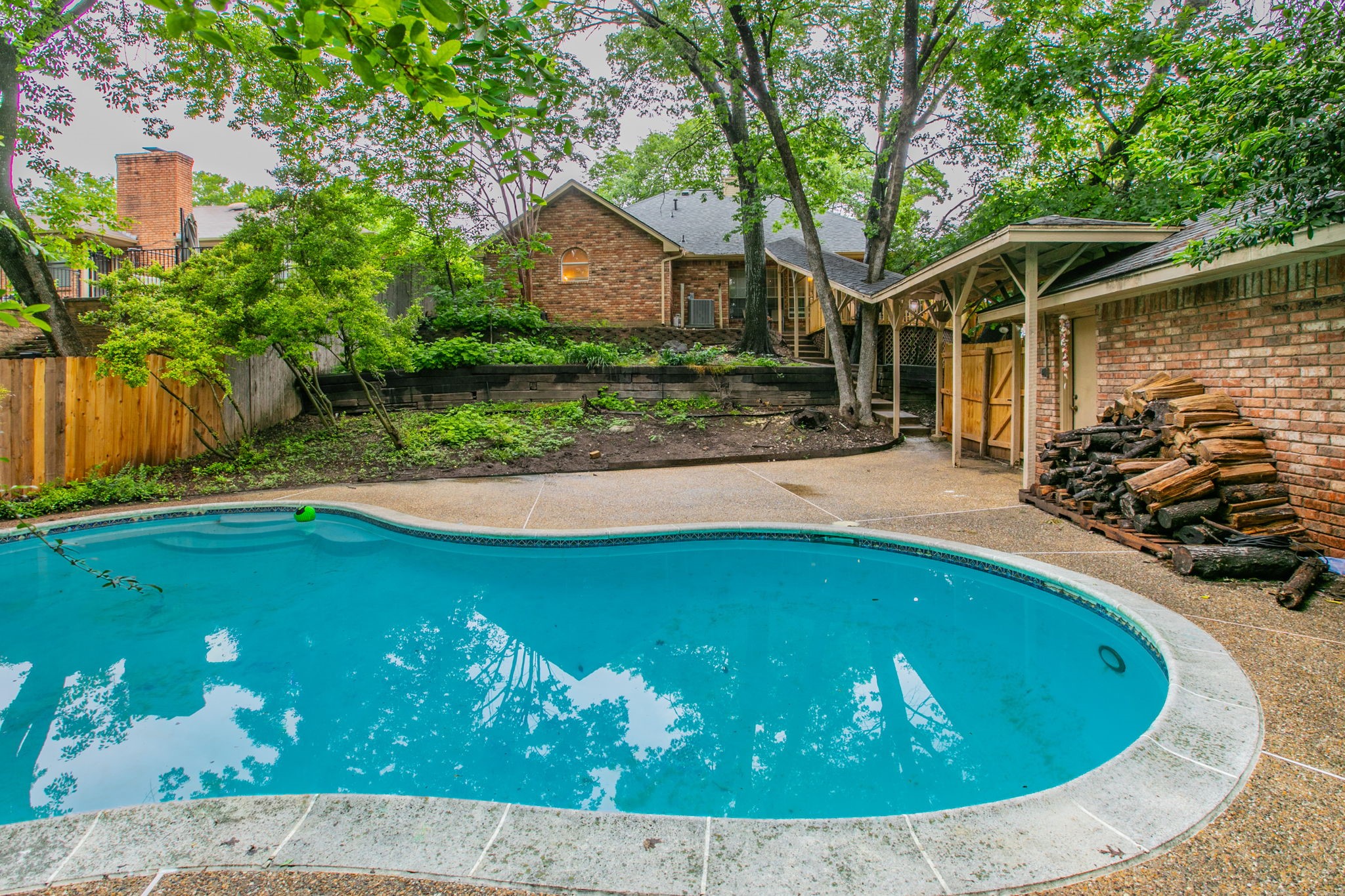 334 Meadowcreek Drive Duncanville TX 75137