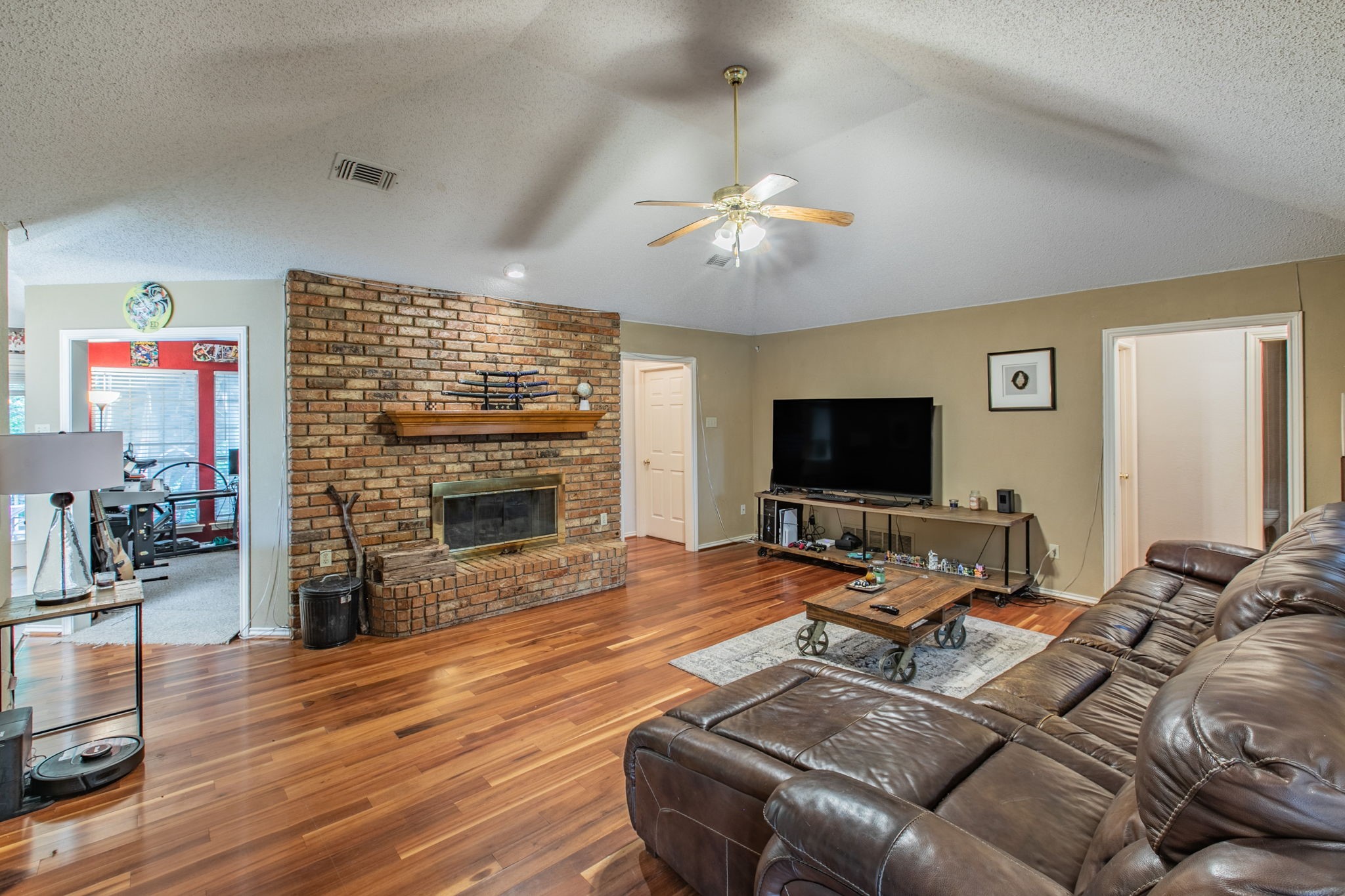334 Meadowcreek Drive Duncanville TX 75137