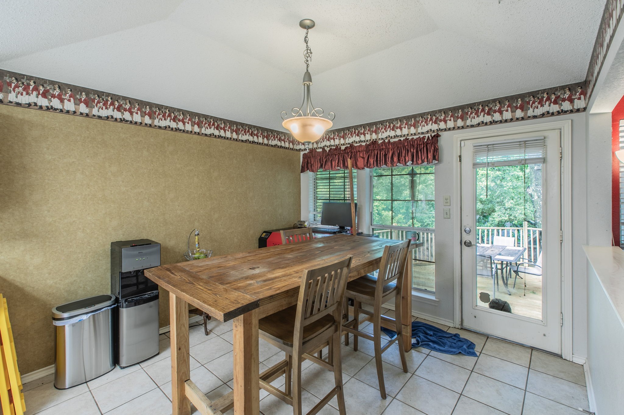 334 Meadowcreek Drive Duncanville TX 75137