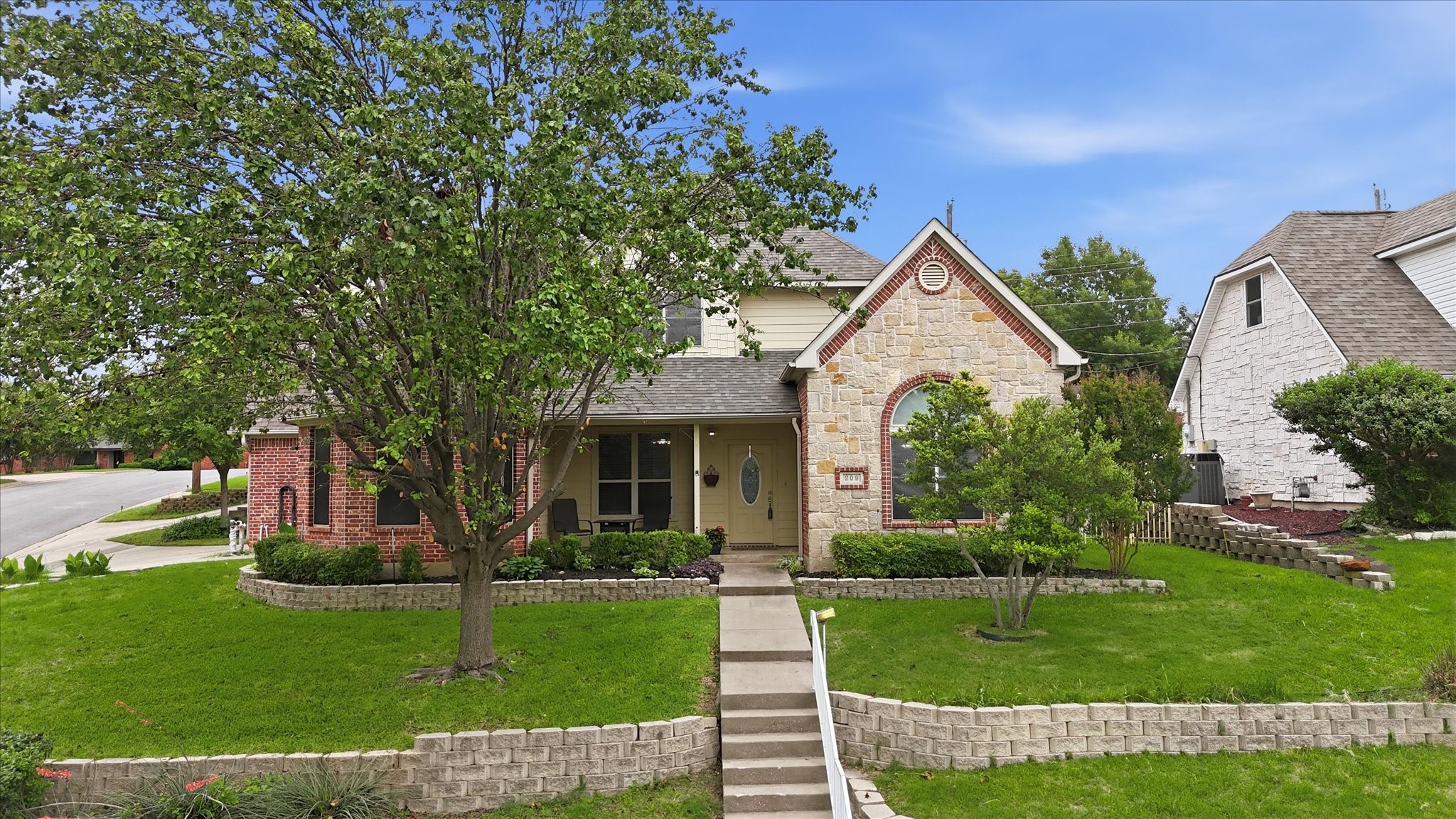 209 Arapaho W Sherman TX 75092