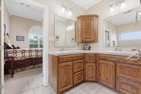 209 Arapaho W Sherman TX 75092