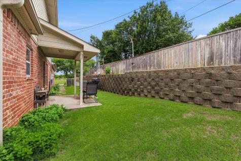 209 Arapaho W Sherman TX 75092