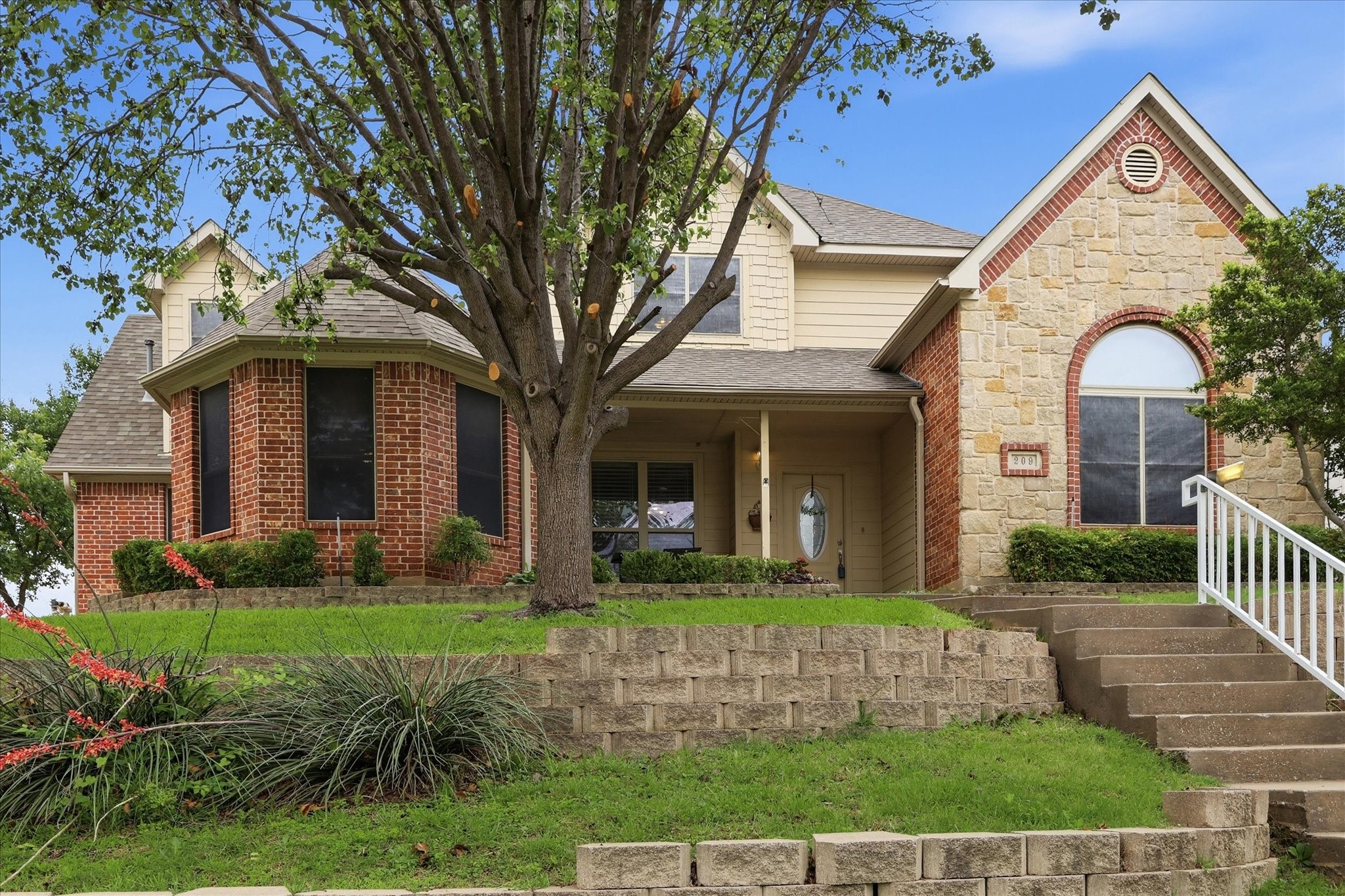 209 Arapaho W Sherman TX 75092