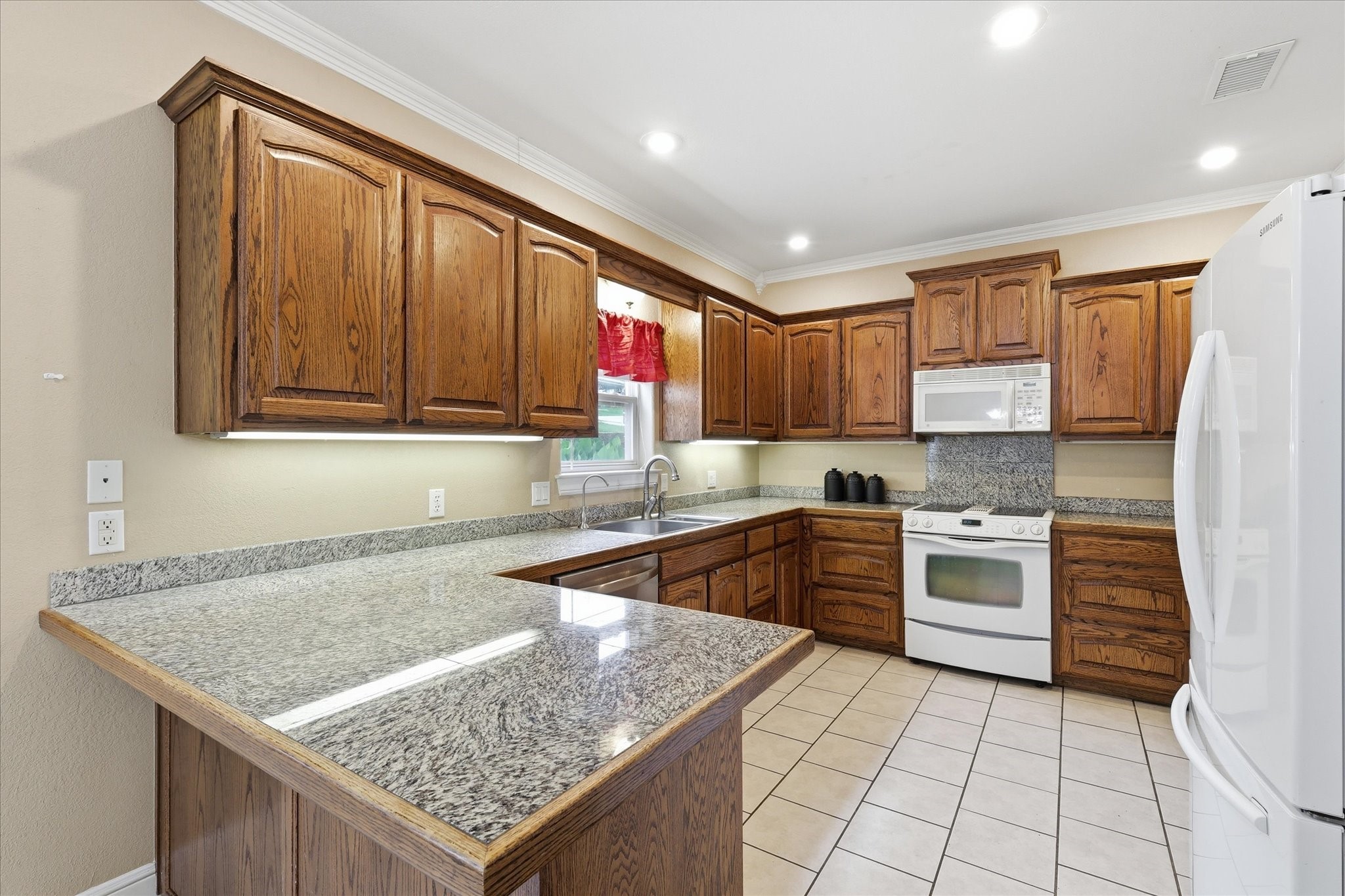 209 Arapaho W Sherman TX 75092