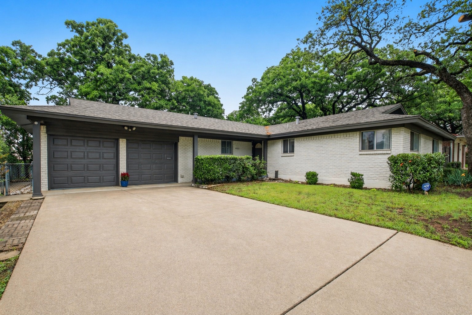 6425 Brentwood Drive Fort Worth TX 76112