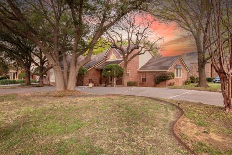 1301 Woodlake Drive Corinth TX 76210