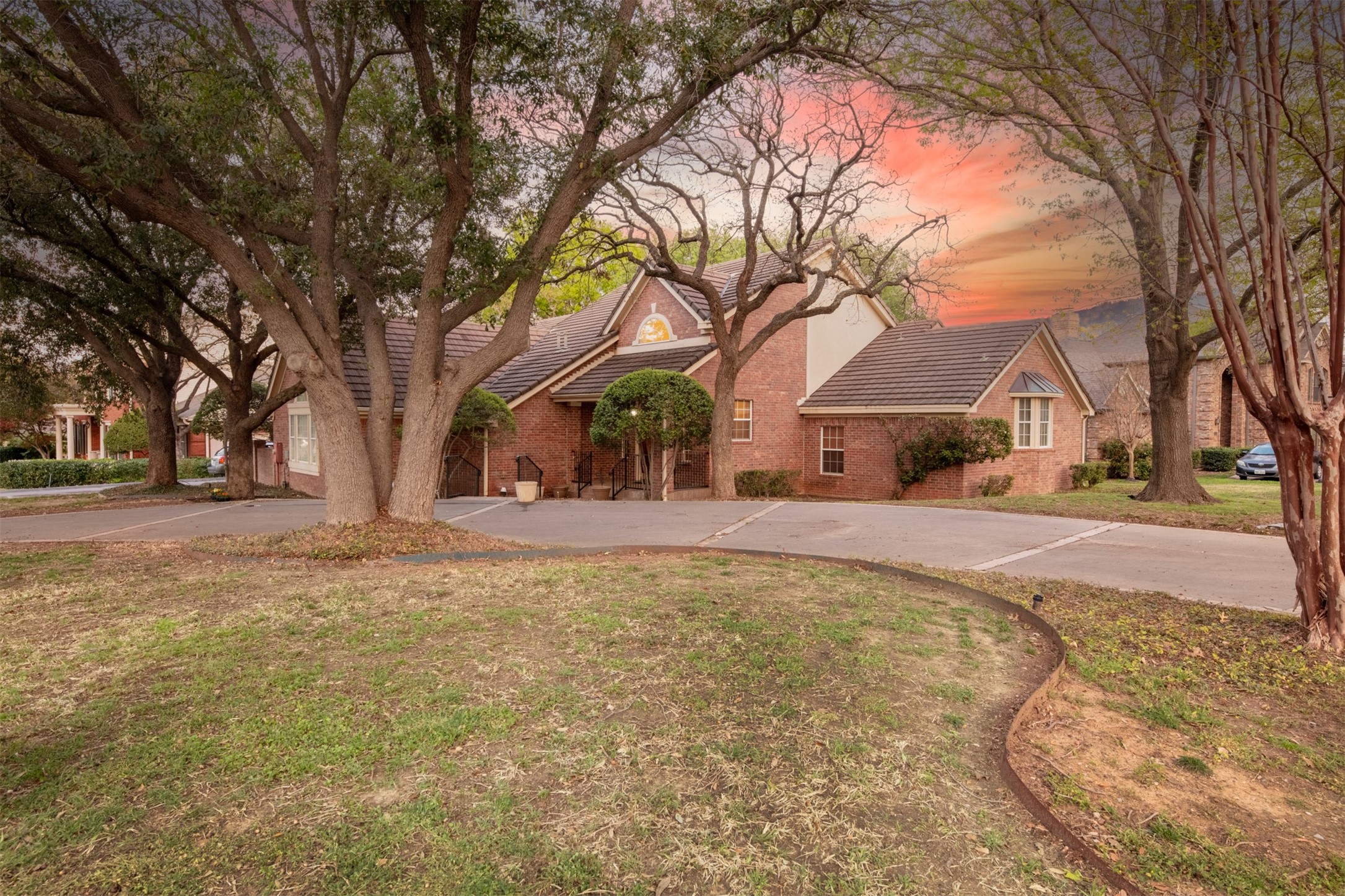 1301 Woodlake Drive Corinth TX 76210
