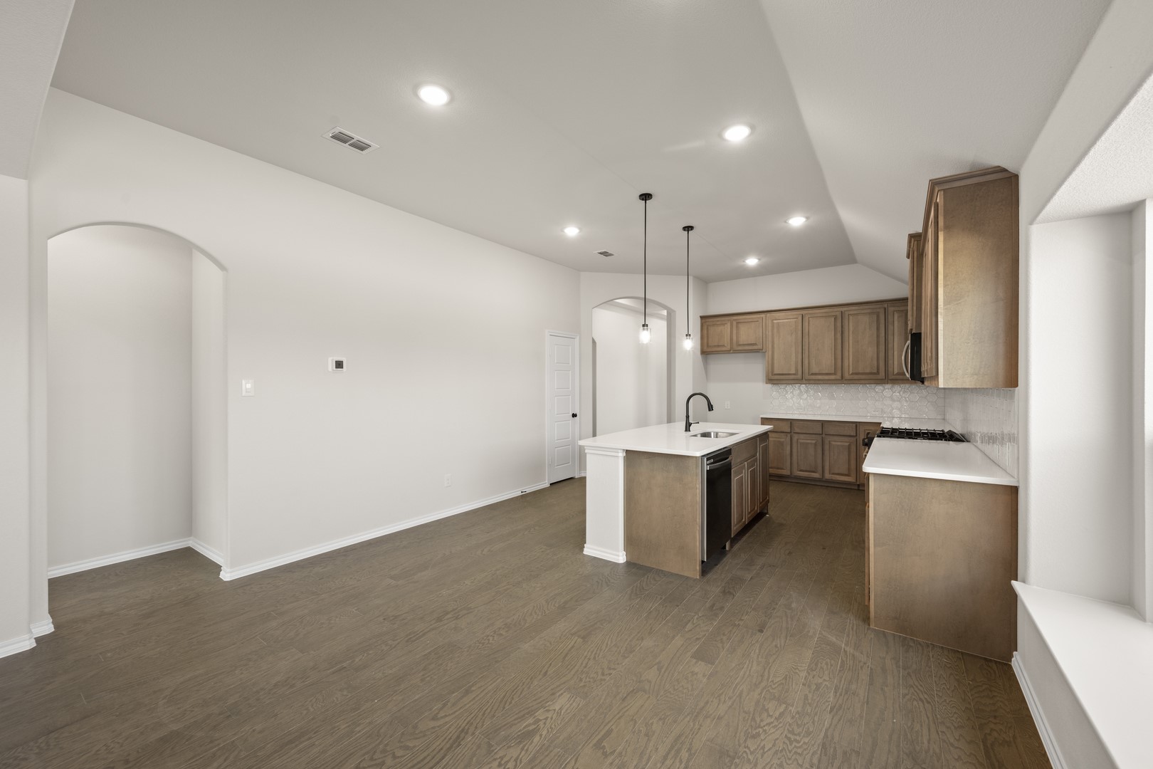 7712 Gatevine Avenue Joshua TX 76058