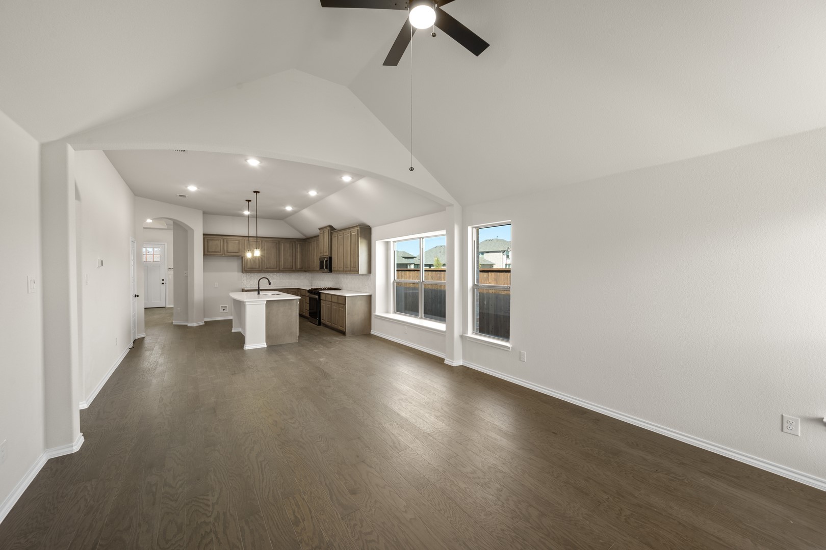 7712 Gatevine Avenue Joshua TX 76058