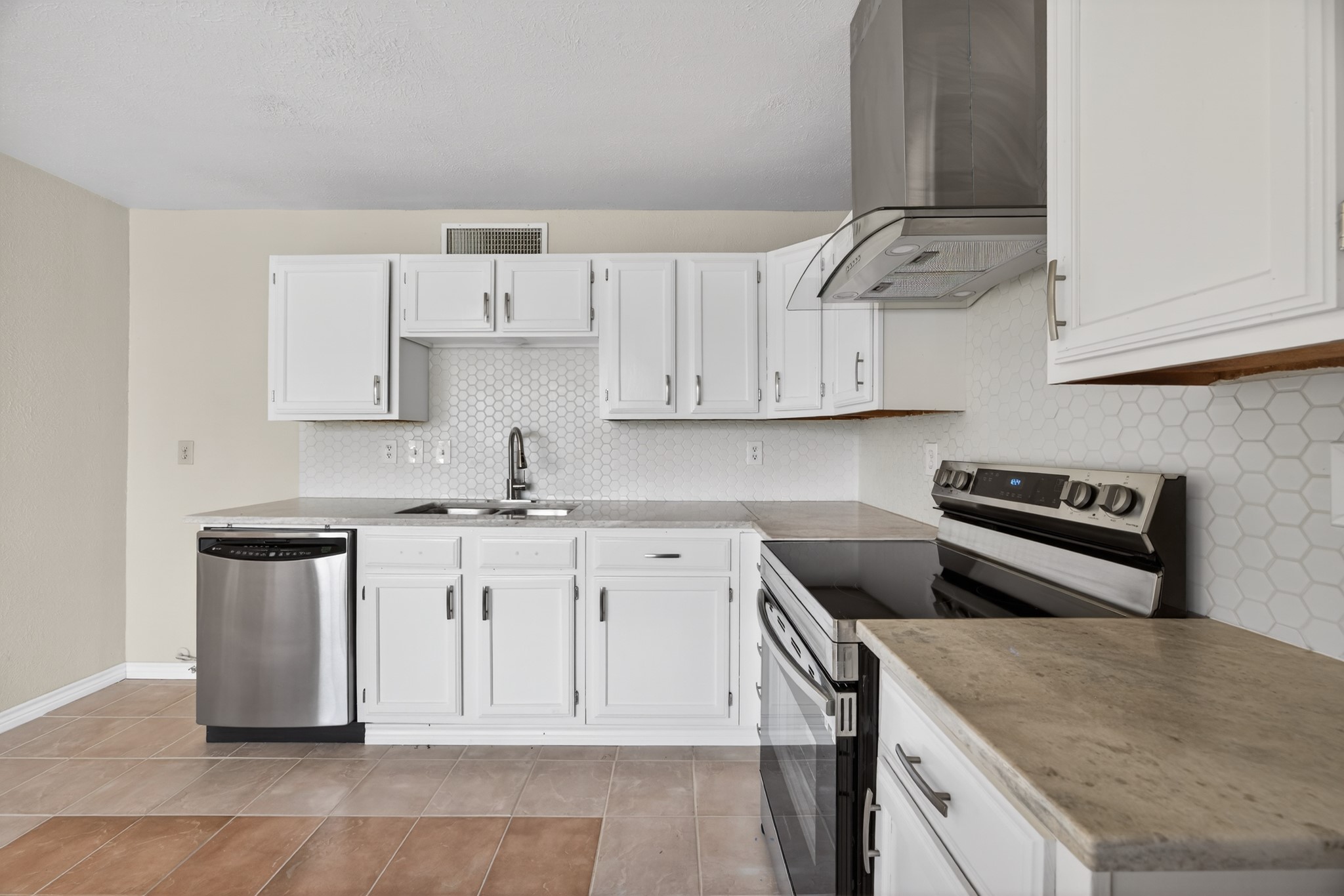 2423 Overbrook Drive Arlington TX 76014
