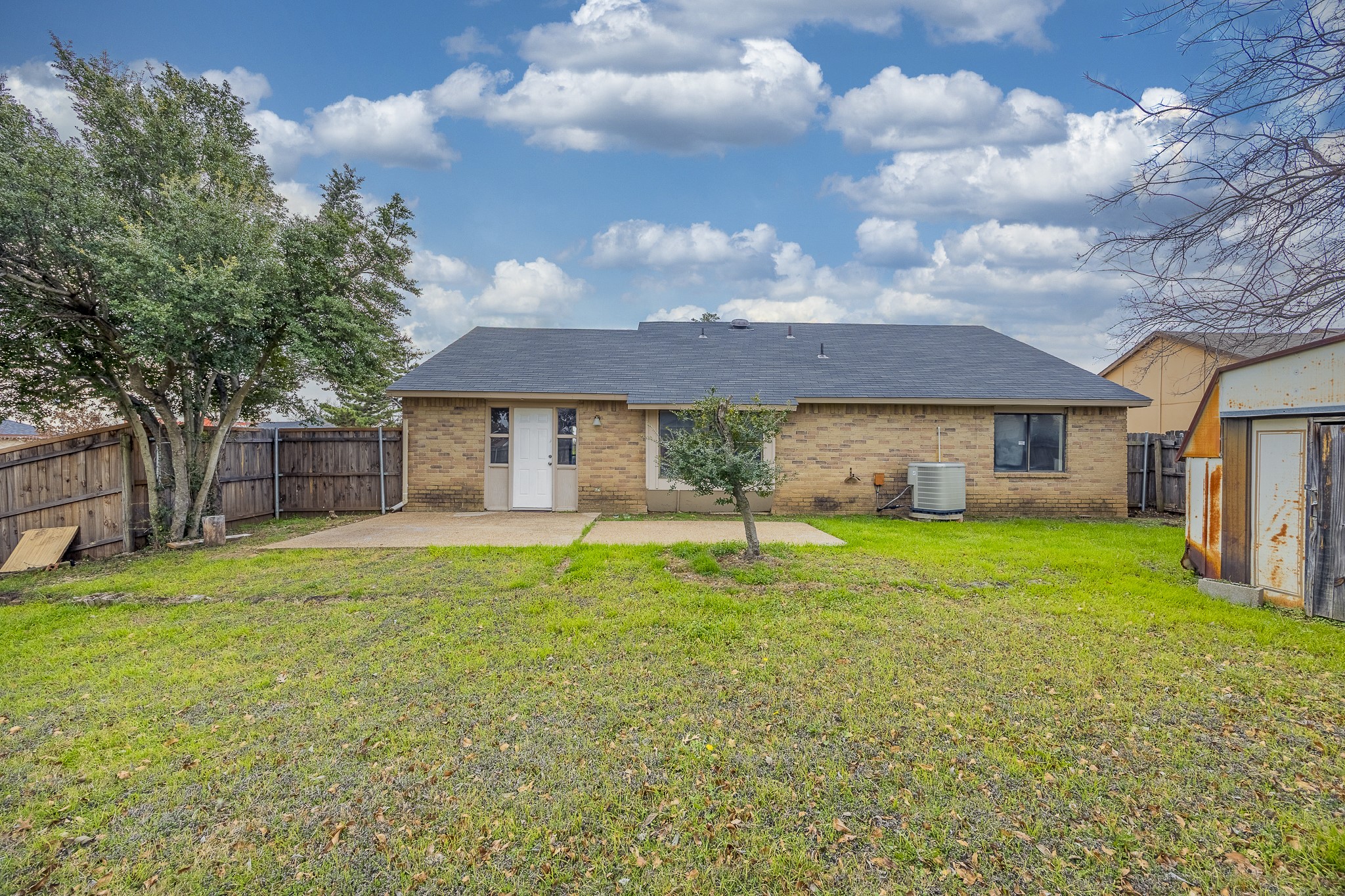 2423 Overbrook Drive Arlington TX 76014
