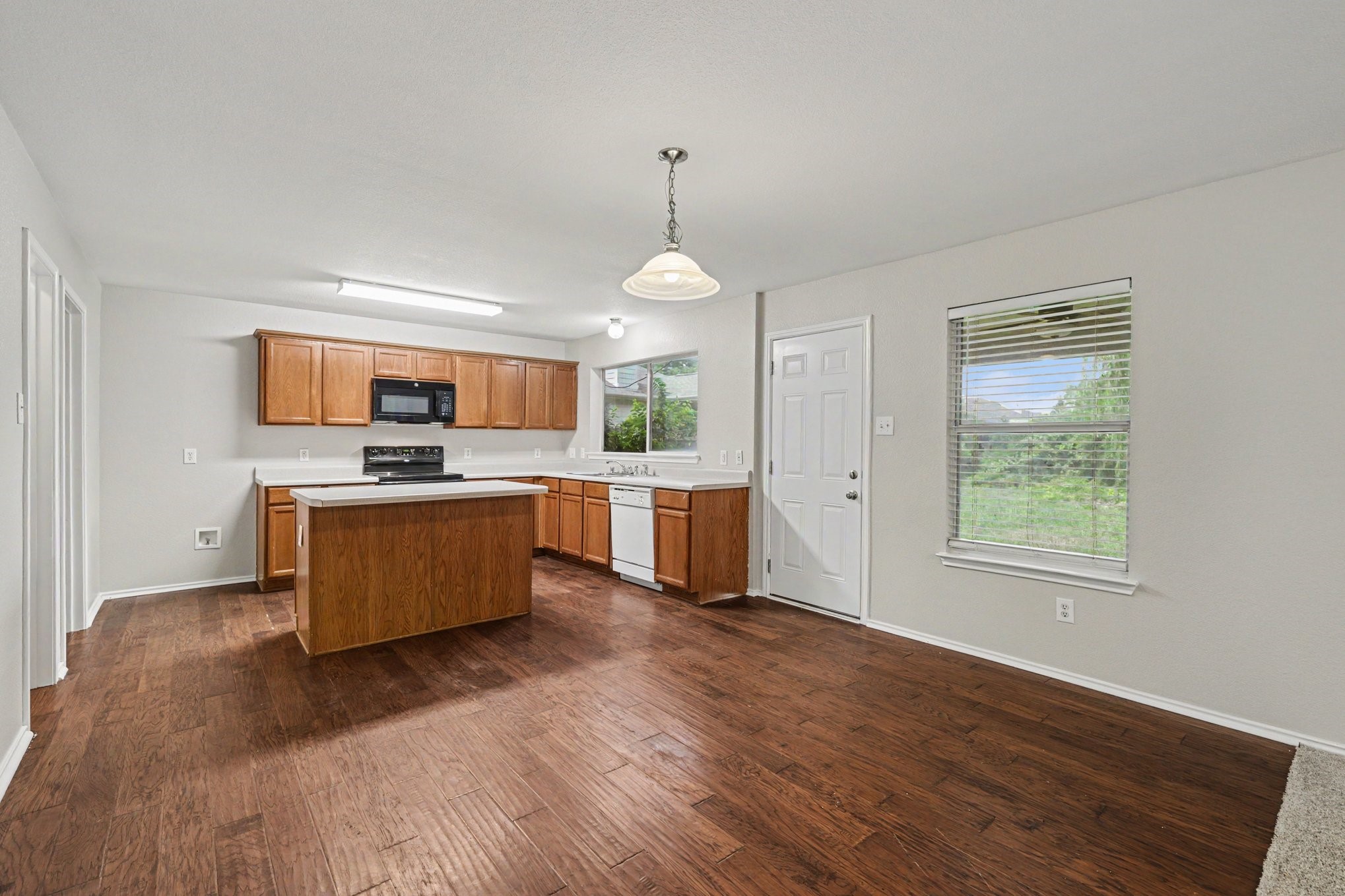 1612 Cardinal Way Aubrey TX 76227