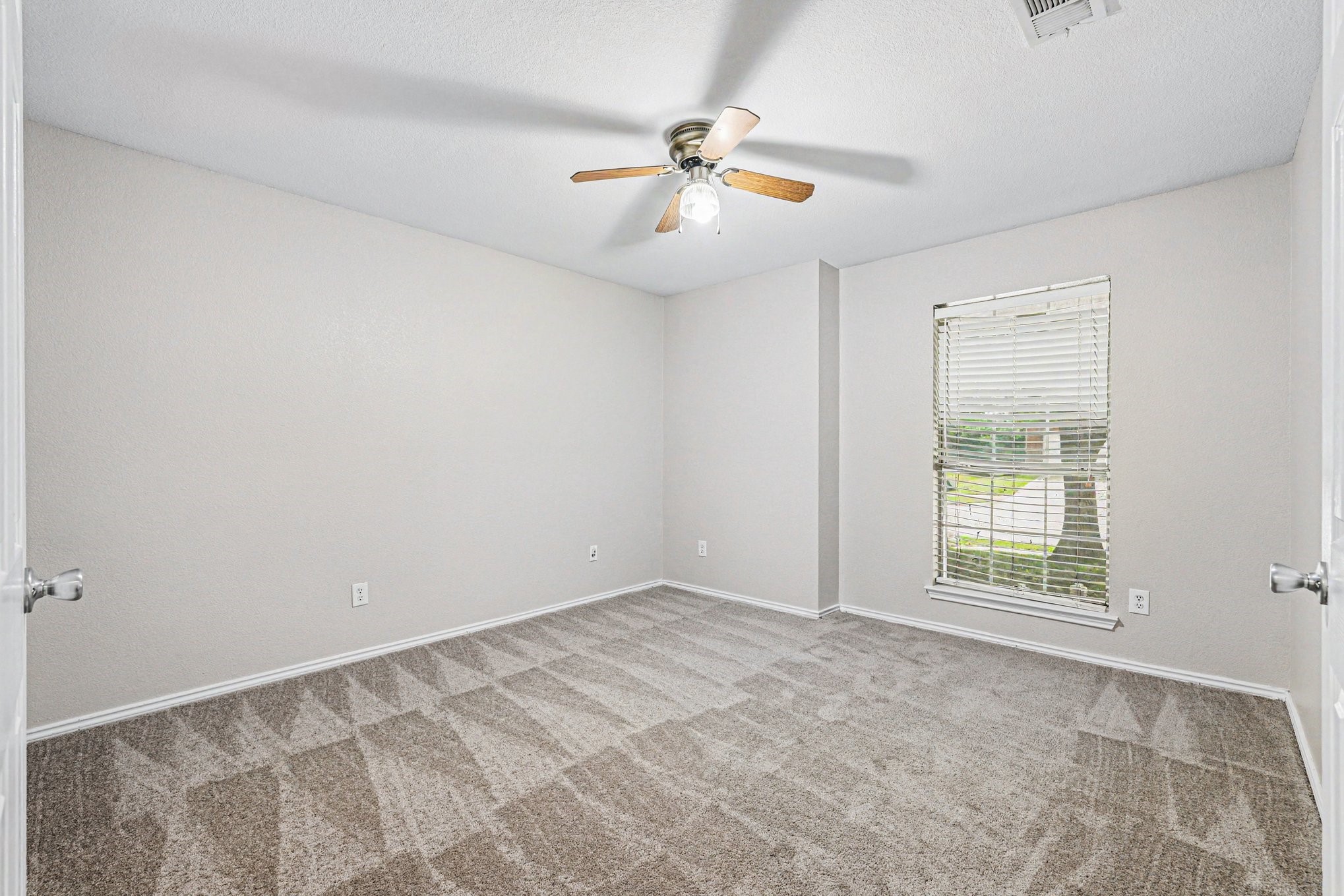 1612 Cardinal Way Aubrey TX 76227