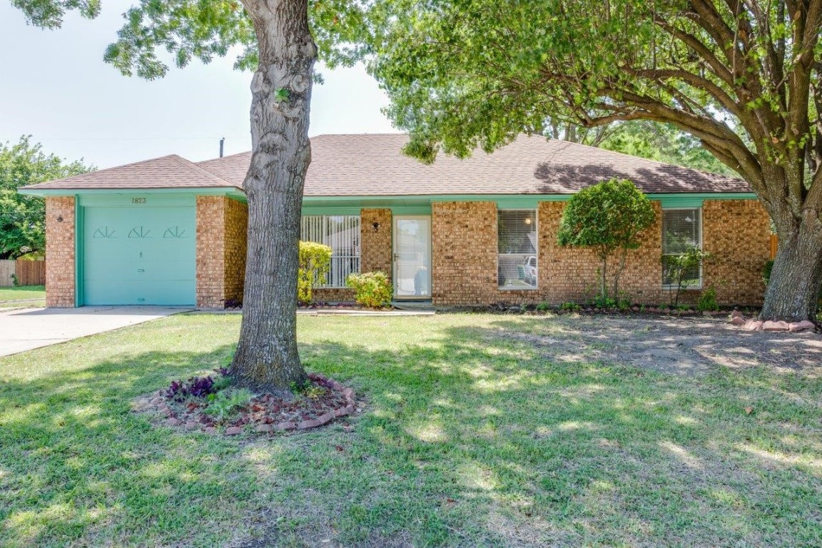 1823 Carrington Drive Glenn Heights TX 75154