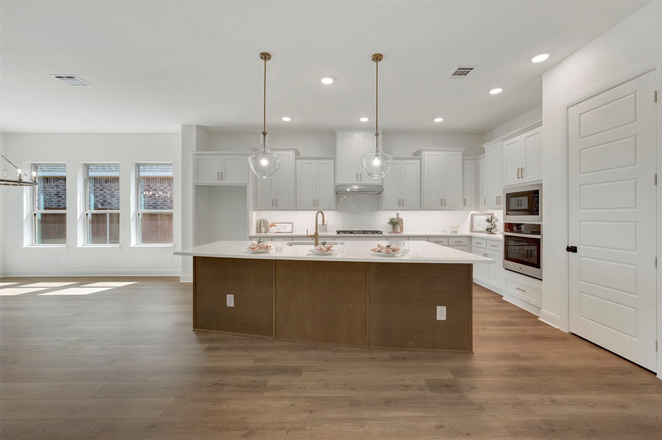 2091 Pine Grove Lane Arlington TX 76005
