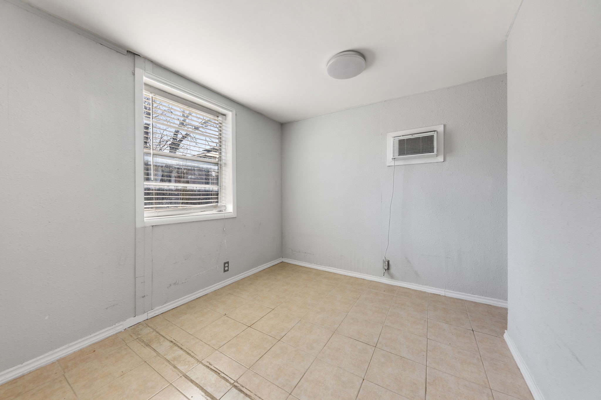 2703 Gladstone Drive Dallas TX 75211