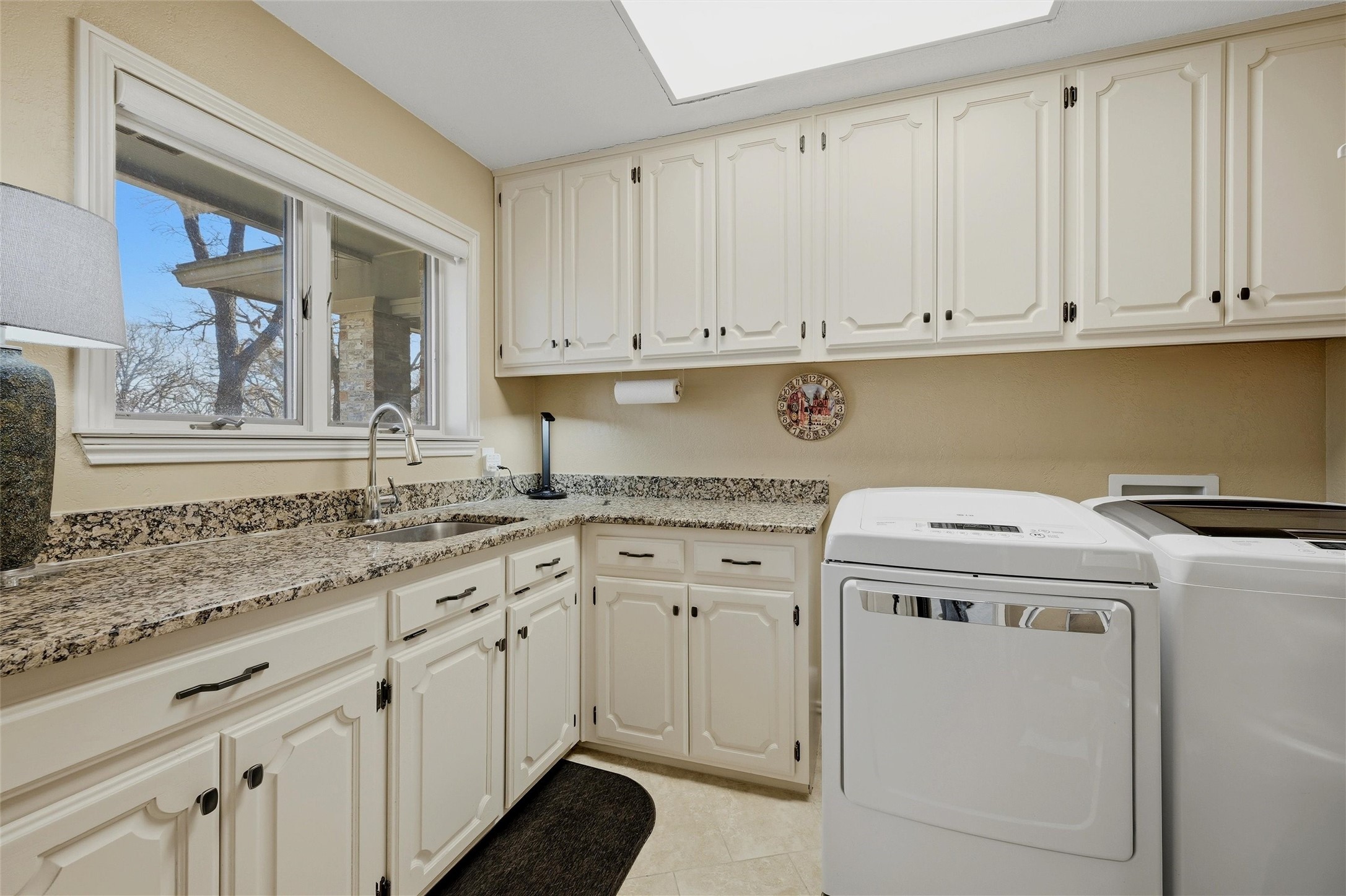 231 Cayuga Trail Lake Kiowa TX 76240