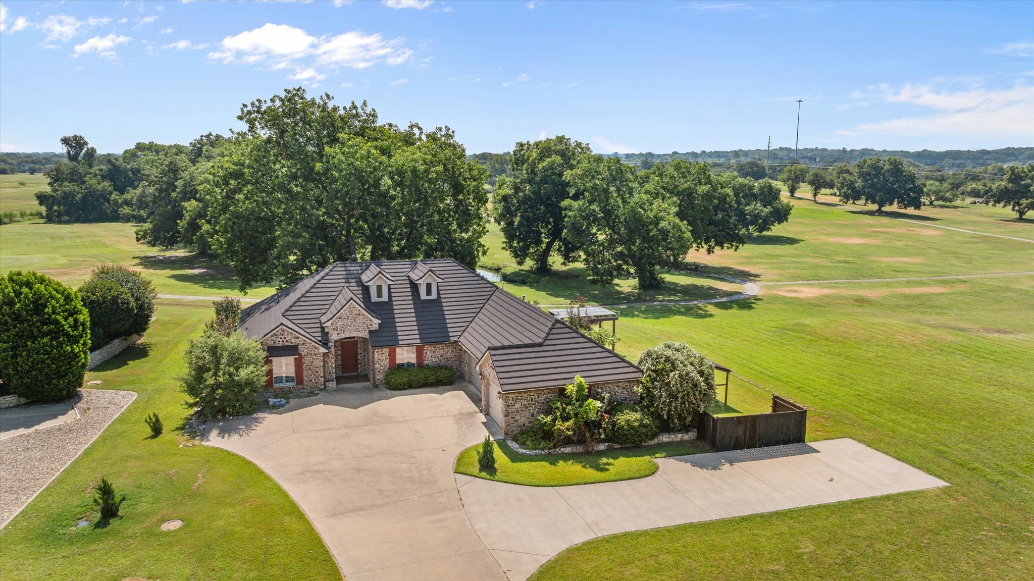 1621 Rockview Drive Granbury TX 76049