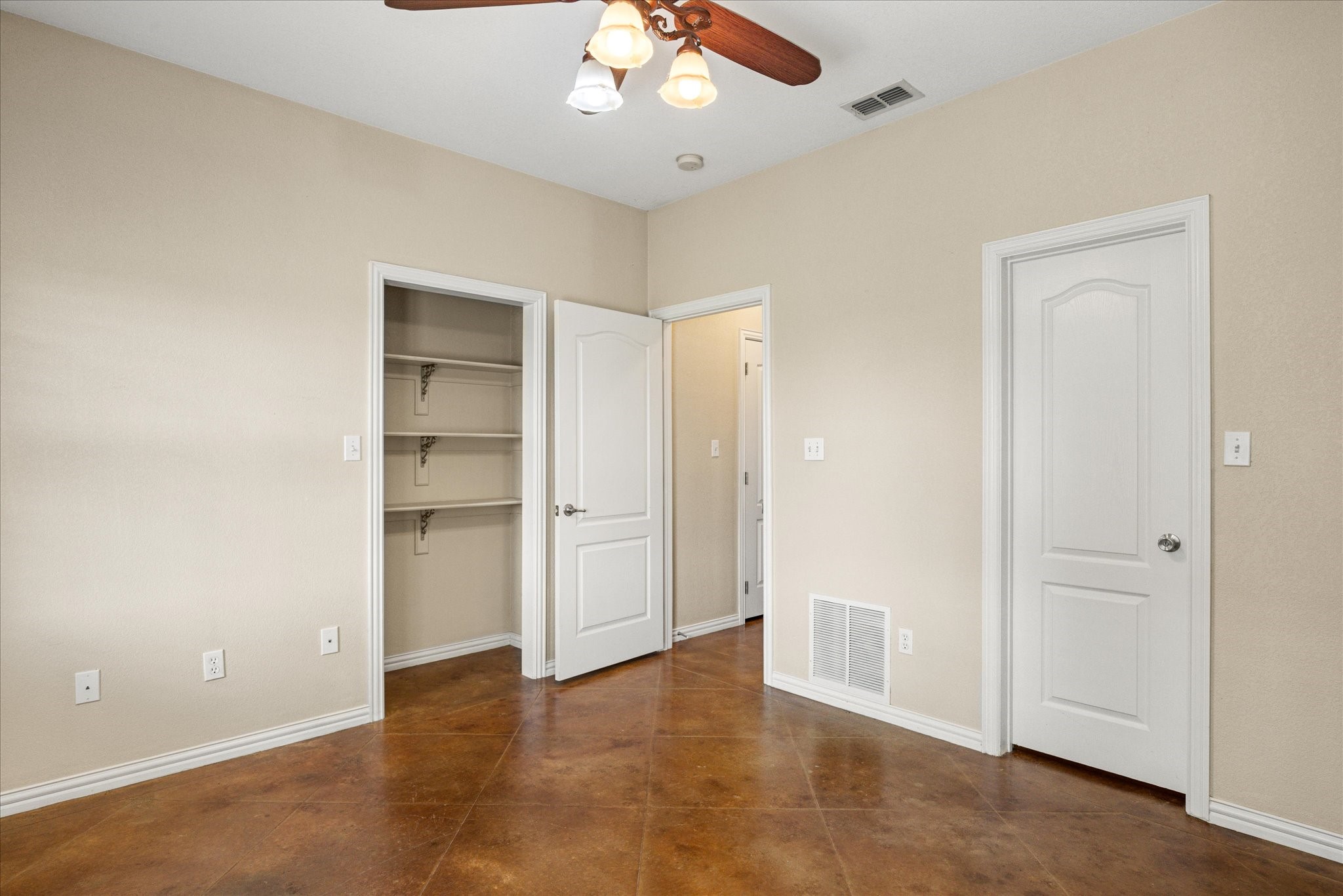 1621 Rockview Drive Granbury TX 76049