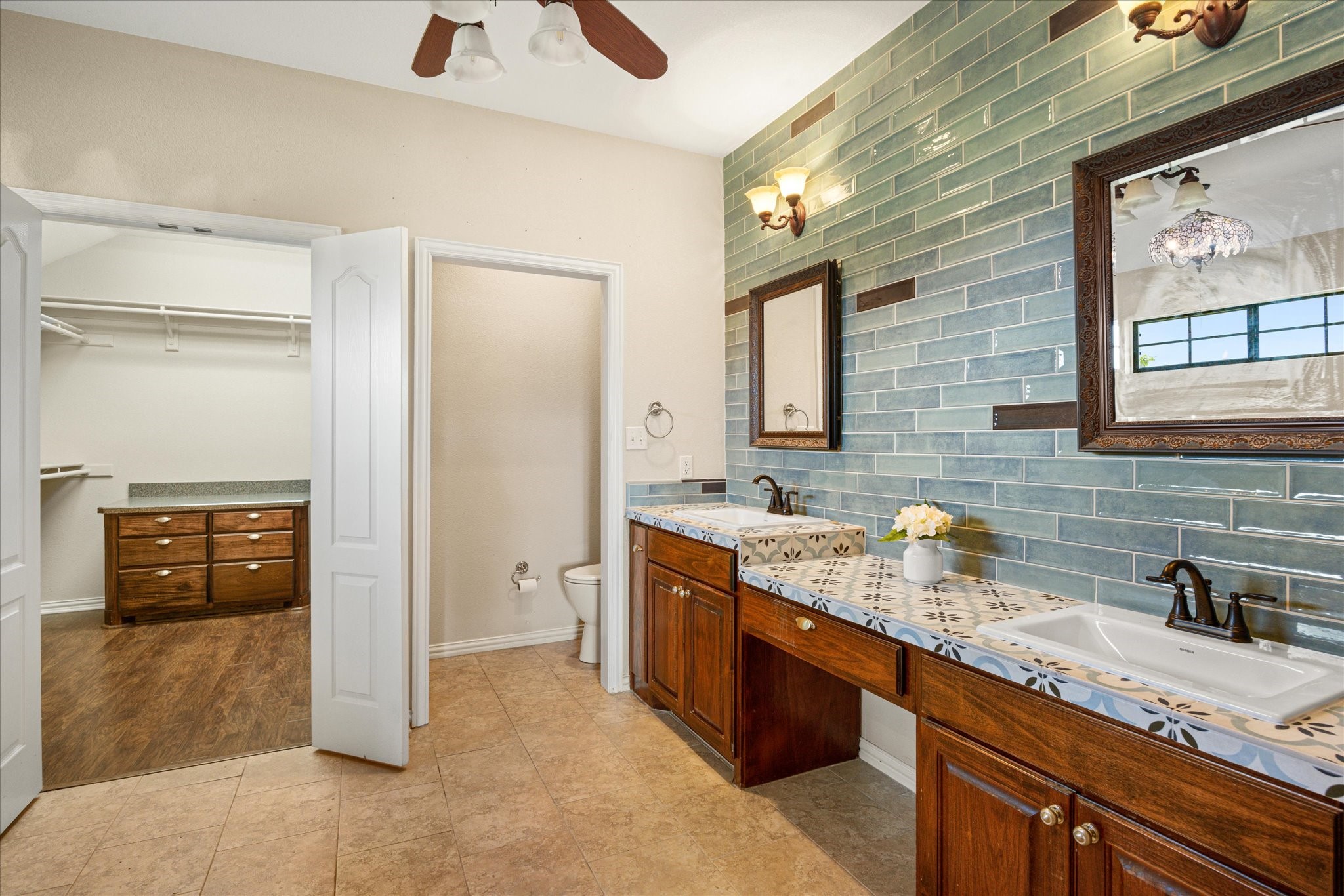 1621 Rockview Drive Granbury TX 76049