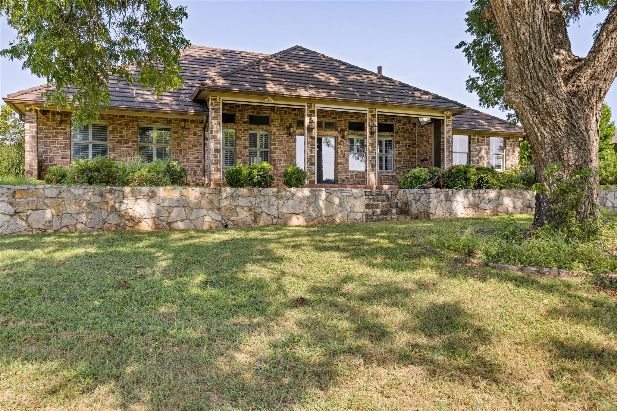 1621 Rockview Drive Granbury TX 76049