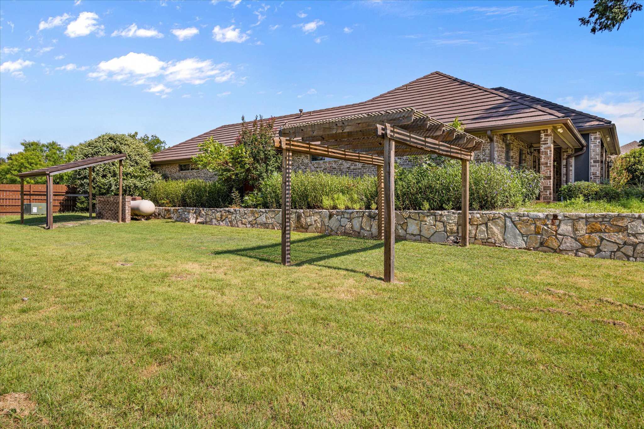 1621 Rockview Drive Granbury TX 76049