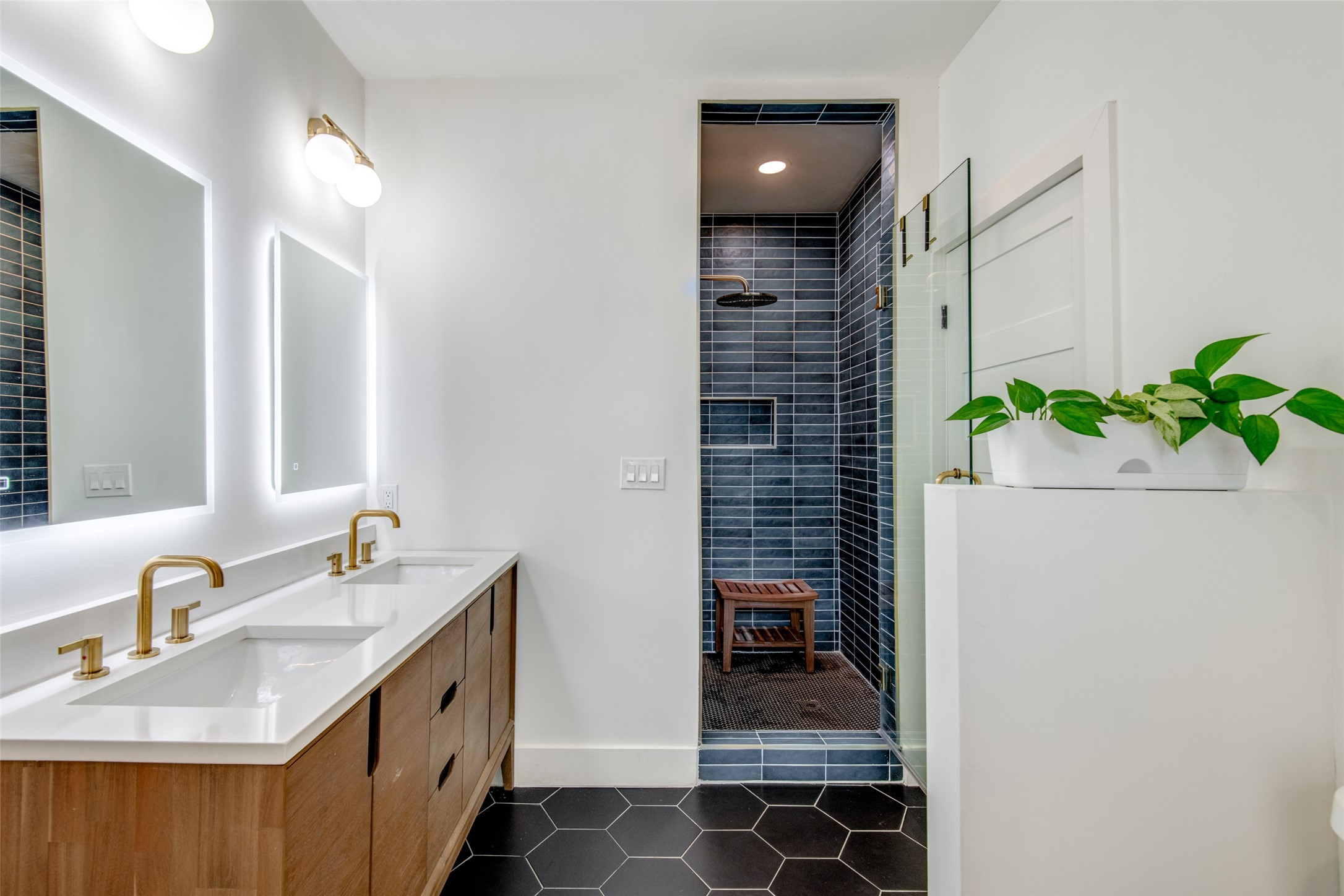 5400 Worth Street Dallas TX 75214