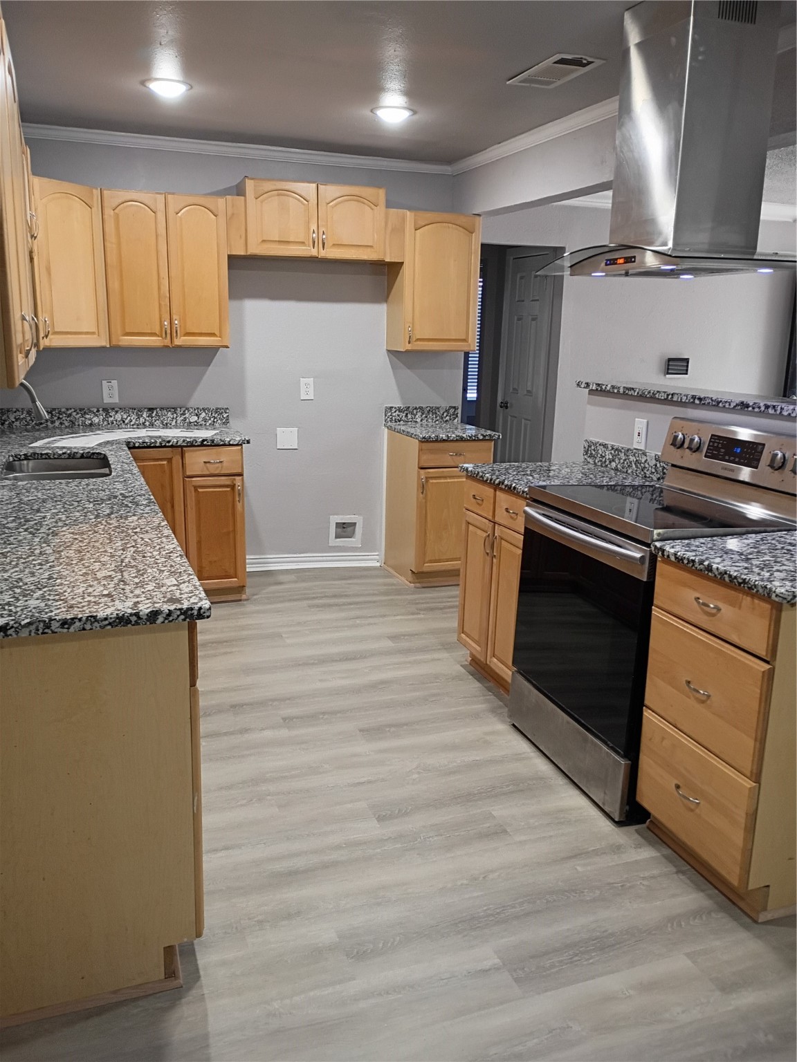 208 Almond Street Waxahachie TX 75165