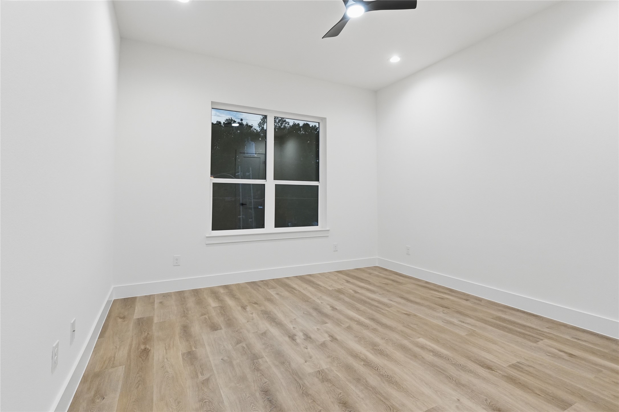 3906 Harlingen Street Dallas TX 75212