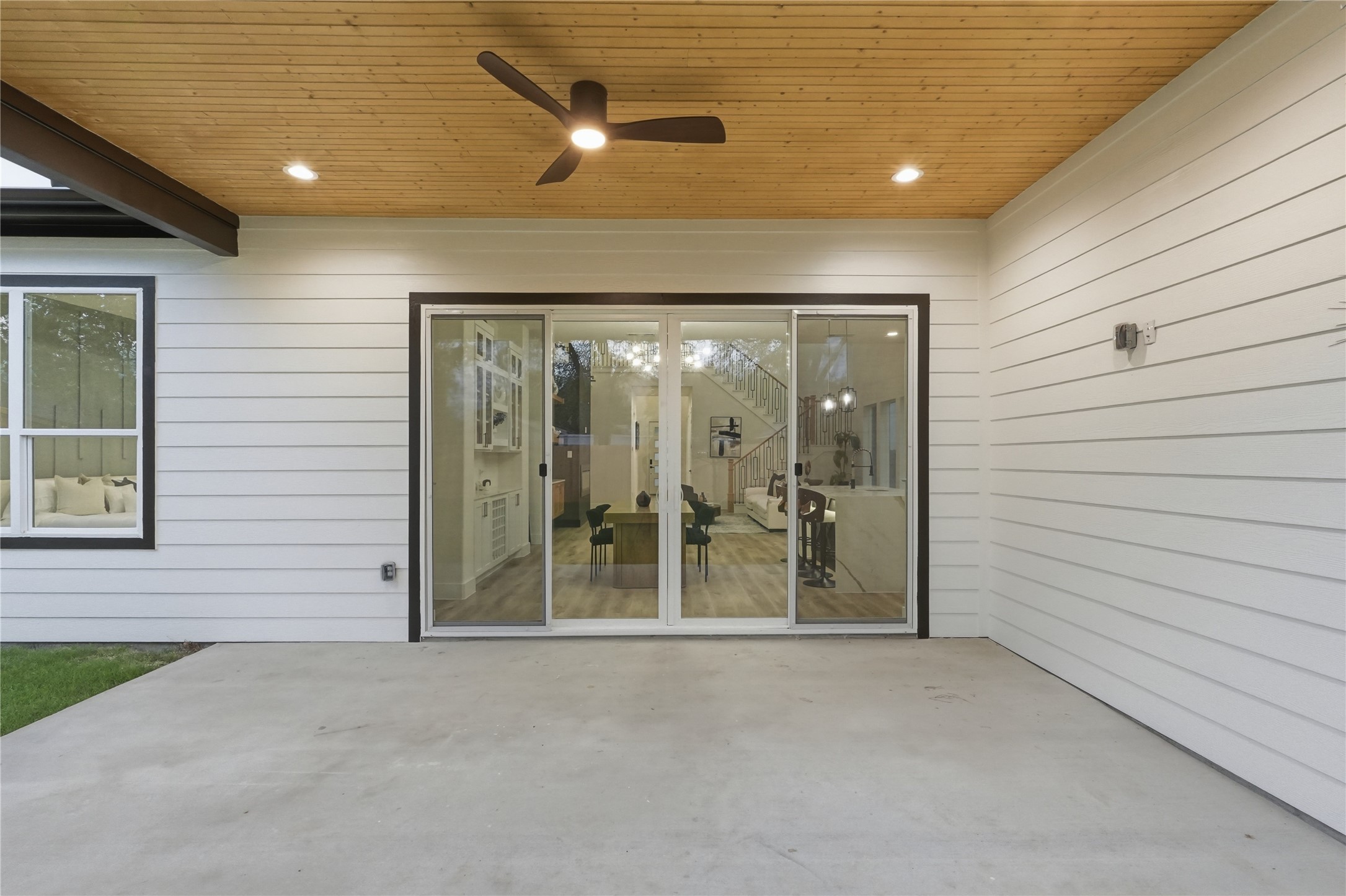 3906 Harlingen Street Dallas TX 75212